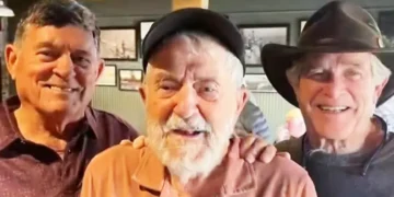 Alabama Father, 99, and Son, 80, Become First Ever Pair to Redeem Decades-Old Promise of Free Oysters at Local Oyster House