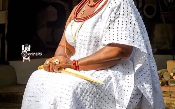 Nwoko felicitates queen mother on birthday, lauds her courage and leadership